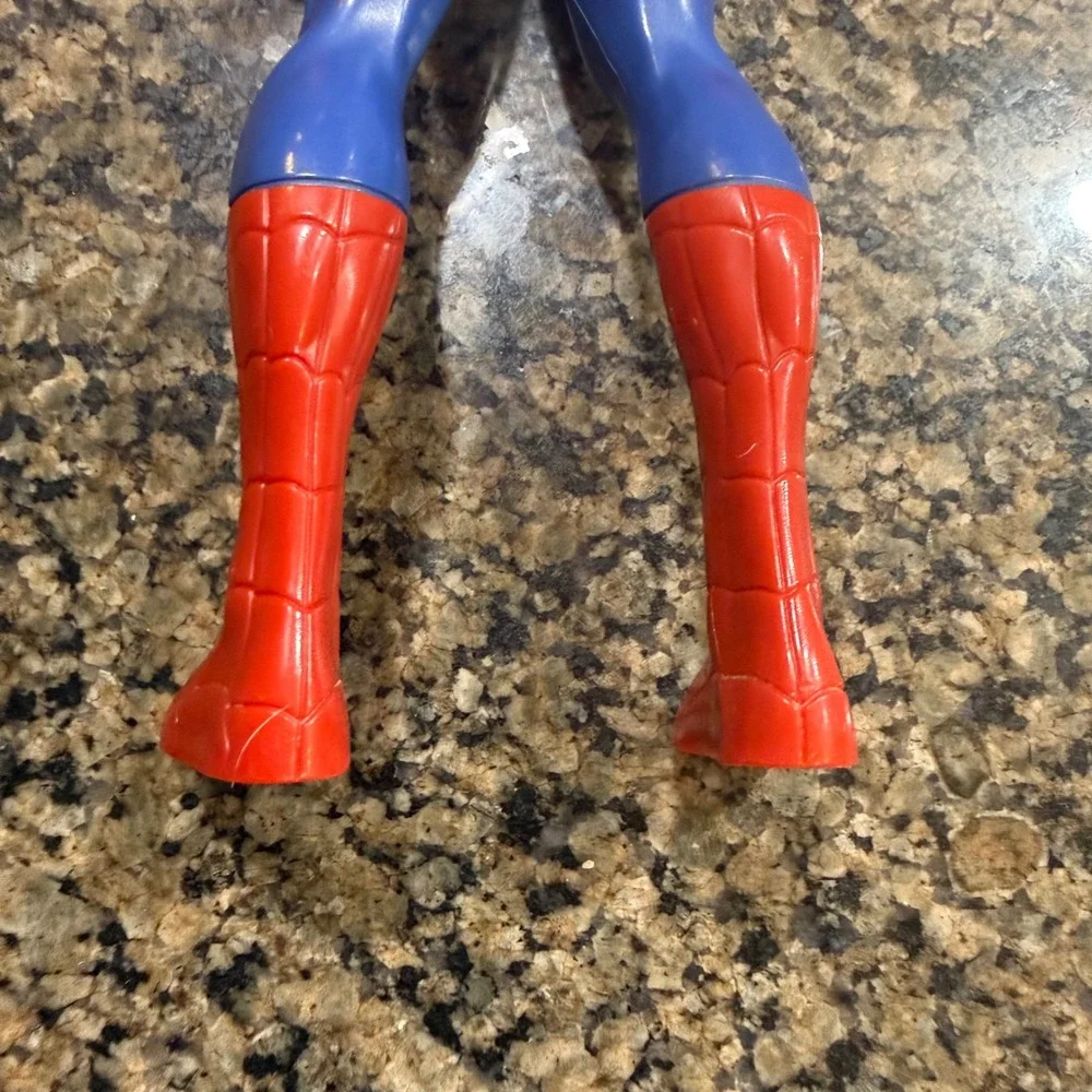 Hasbro Marvel Spider-Man Action Figure 12 Inch Titan Hero Series E0649‎ 2017 Red